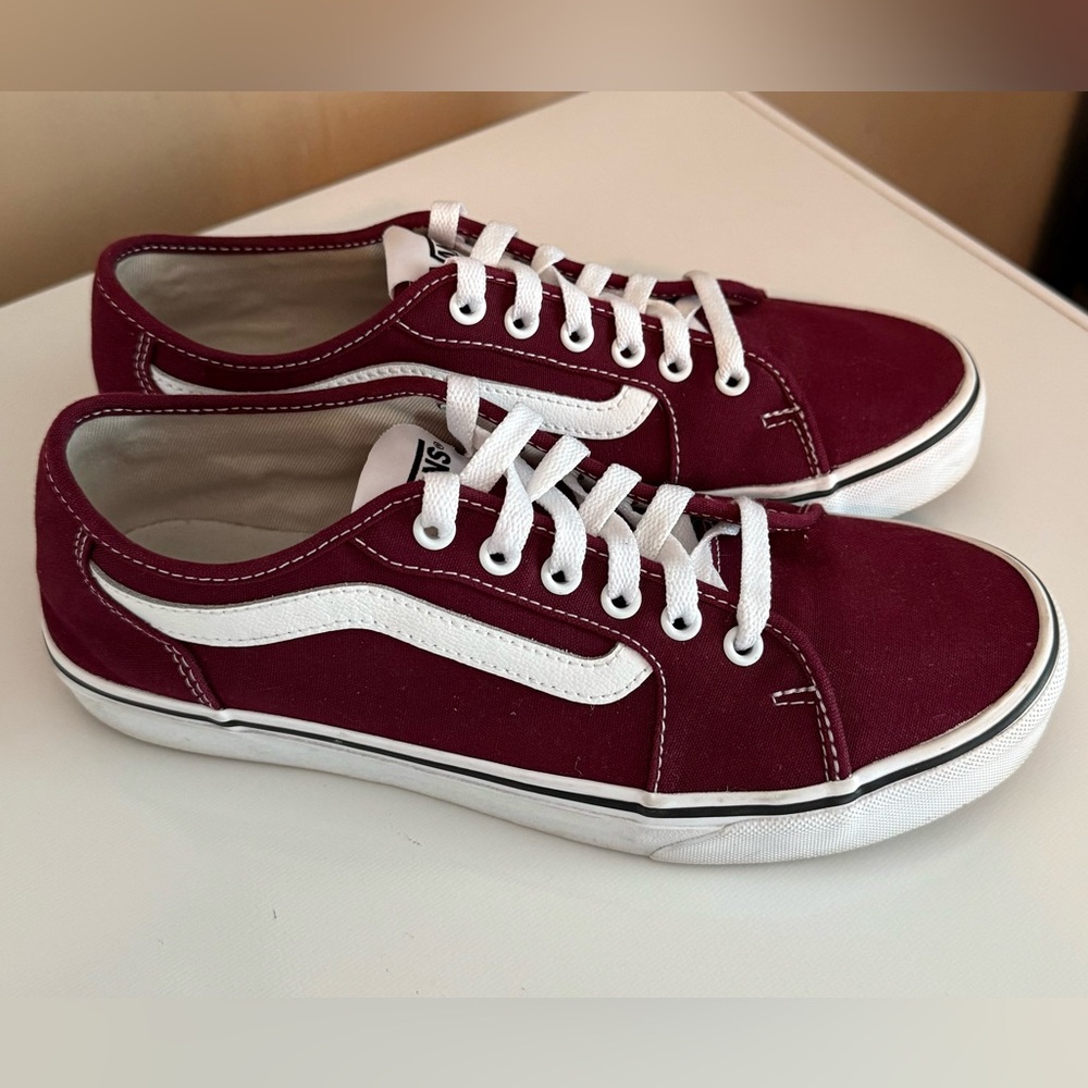VANS OFF THE WALL MEN'S SIZE 8.5 CANVAS LOW TOP SNEAKERS